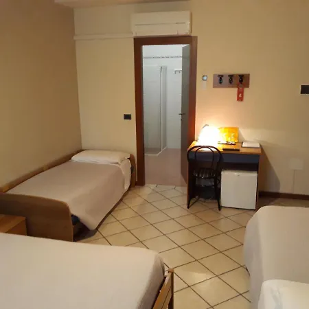Oda ve Kahvaltı Relais Bb Pacengo Lazise